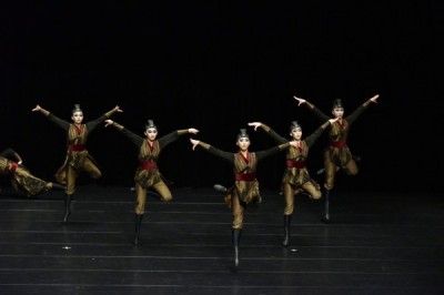 文華高中舞蹈班94狂，摘全國舞蹈古典舞賽第一，創九連霸紀錄。（文華高中提供）